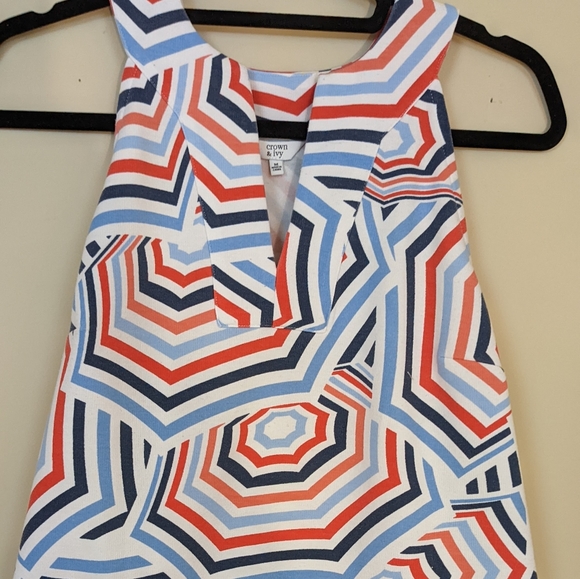 Crown & Ivy Medium Fun Summer Umbrella Pattern Tank Blouse - Picture 2 of 10